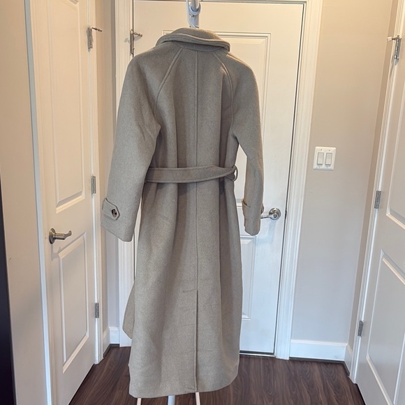 New with tags A&F Long Beige Trench Coat - Picture 5 of 5